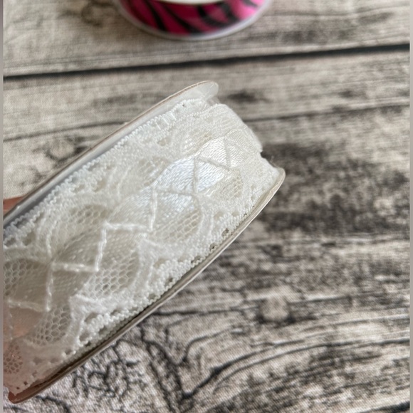 All x $25. NWT! Ribbon spools, different designs. New in packaging. $5 each - Picture 7 of 16